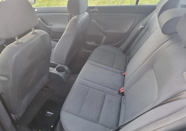 Volkswagen Golf cena 13000 przebieg: 221680, rok produkcji 2005 z Węgliniec małe 46